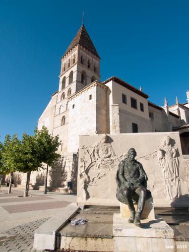 Monumento a Jorge Manrique